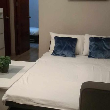 2-Bedroom Boutique City Condo - Newly Renovated! Cebu Esterno foto