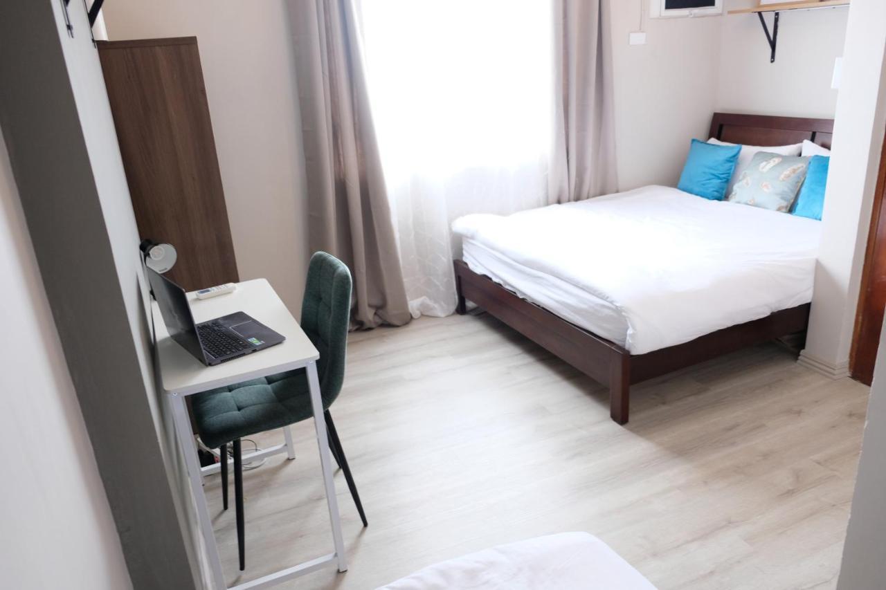 2-Bedroom Boutique City Condo - Newly Renovated! Cebu Esterno foto
