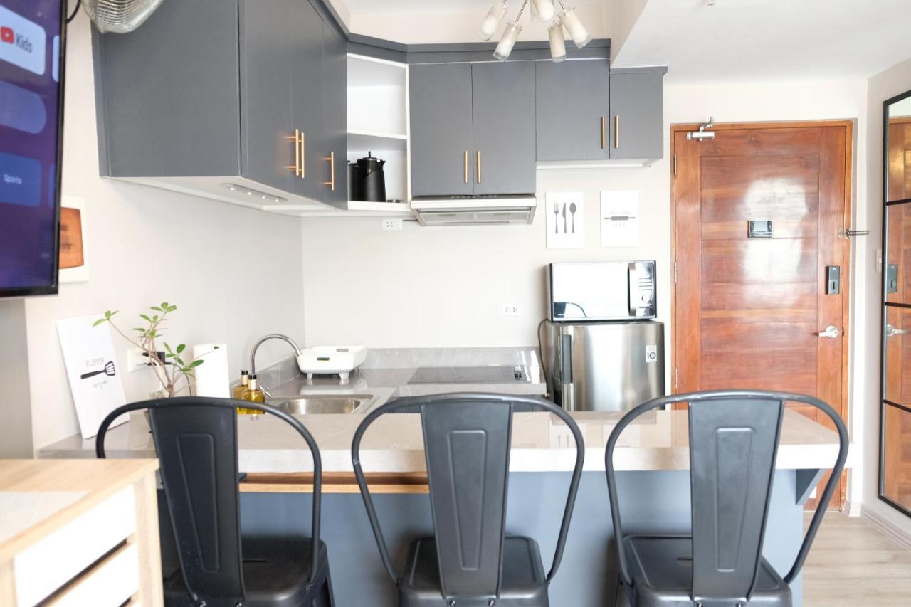 2-Bedroom Boutique City Condo - Newly Renovated! Cebu Esterno foto