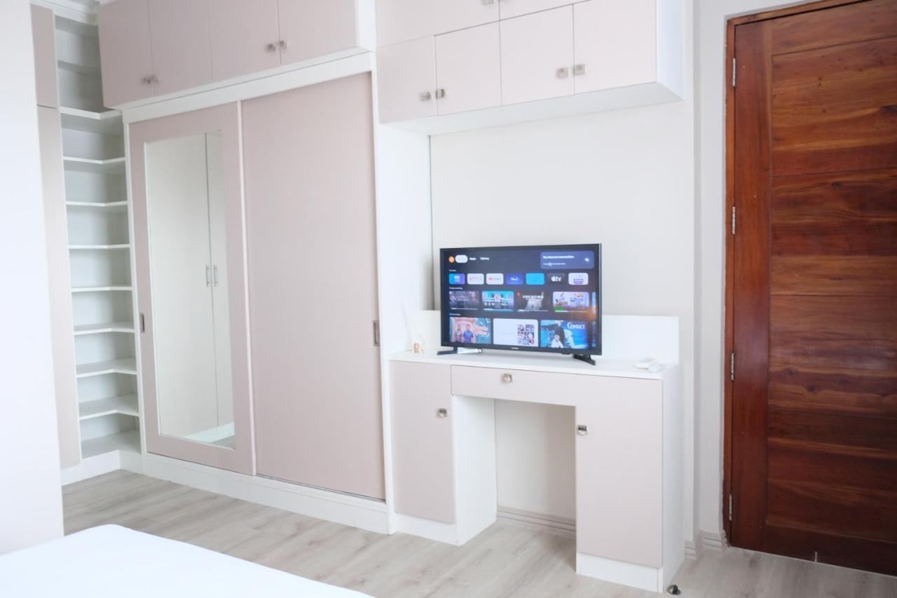 2-Bedroom Boutique City Condo - Newly Renovated! Cebu Esterno foto