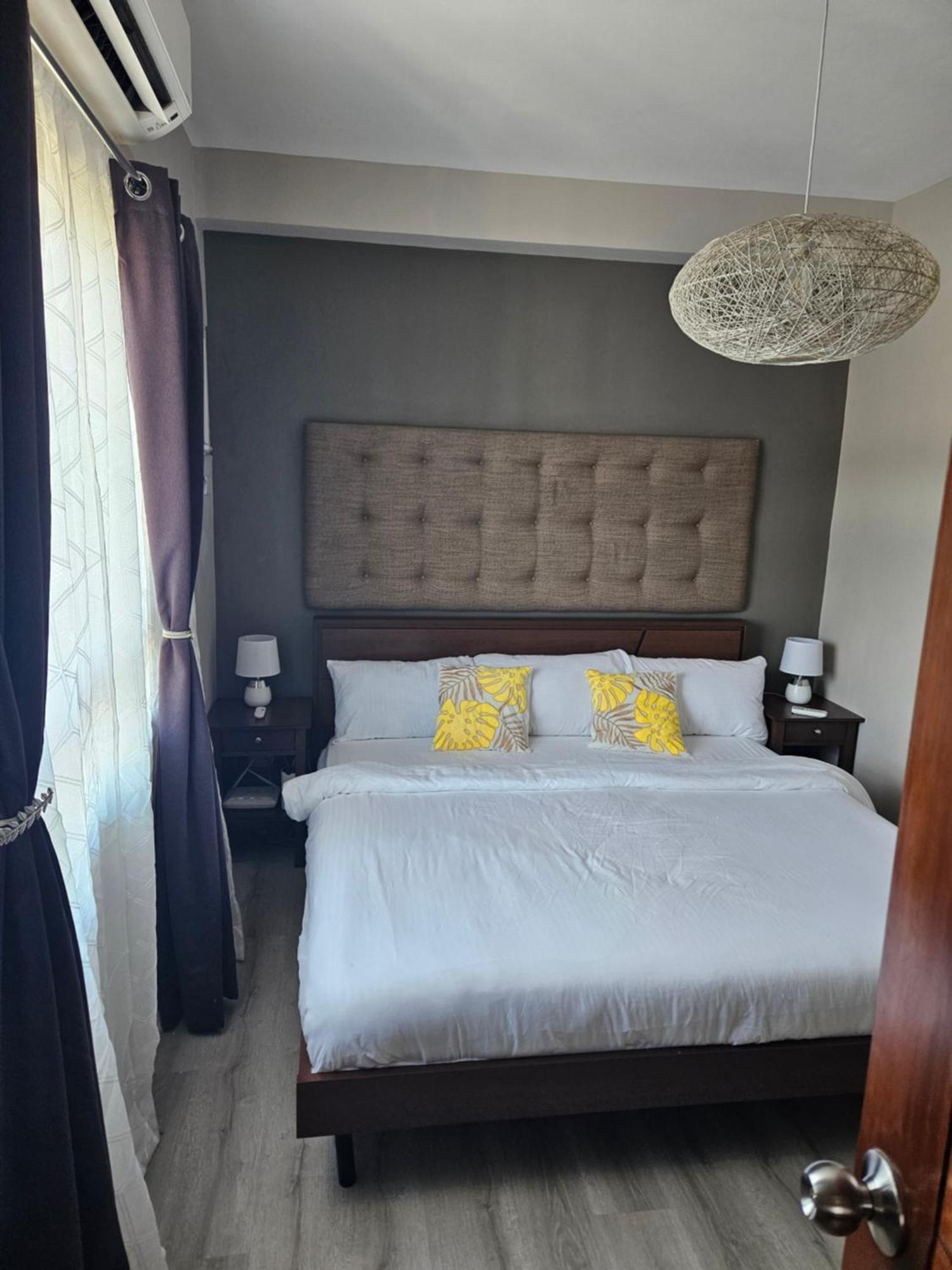 2-Bedroom Boutique City Condo - Newly Renovated! Cebu Esterno foto