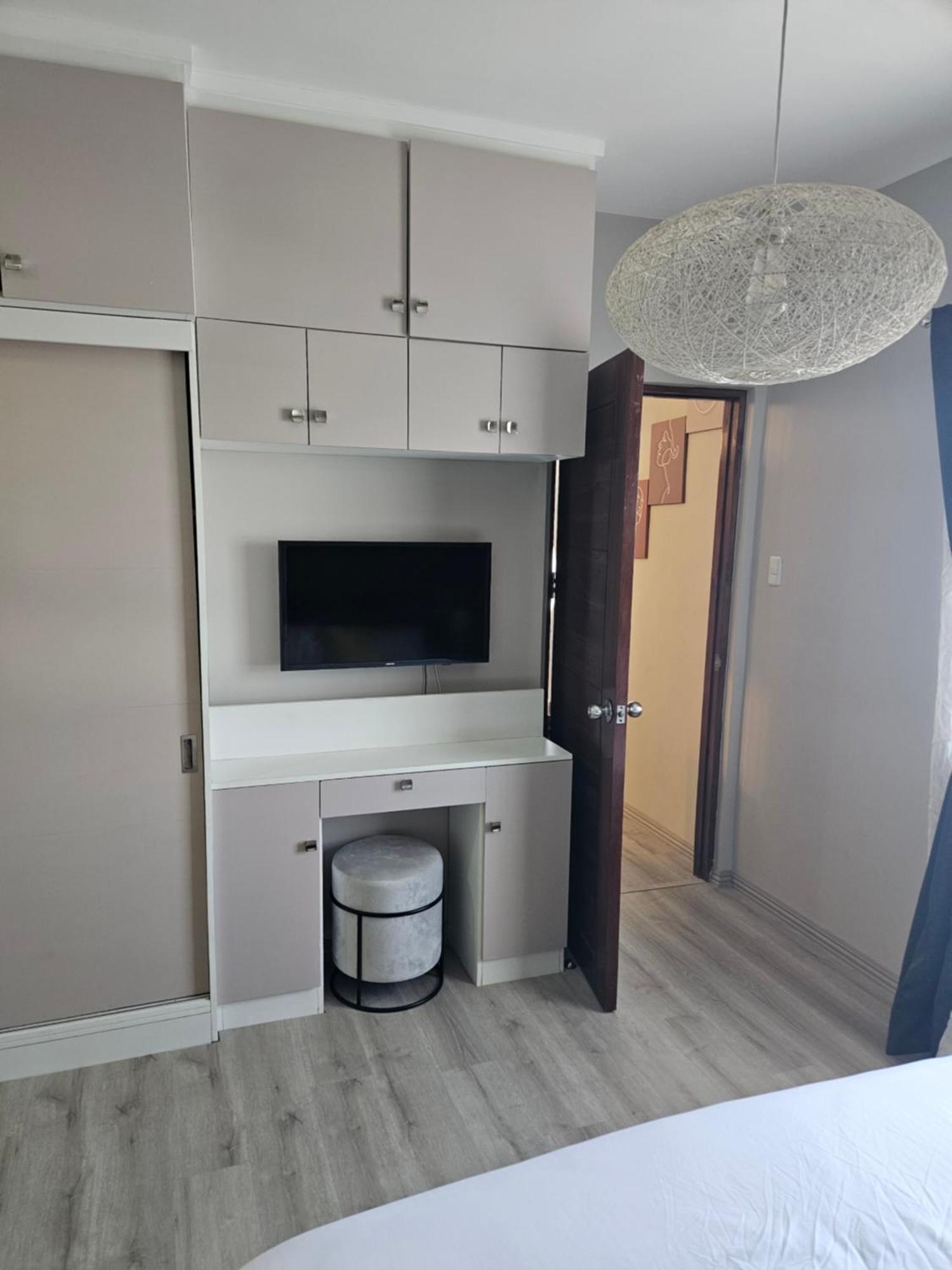 2-Bedroom Boutique City Condo - Newly Renovated! Cebu Esterno foto