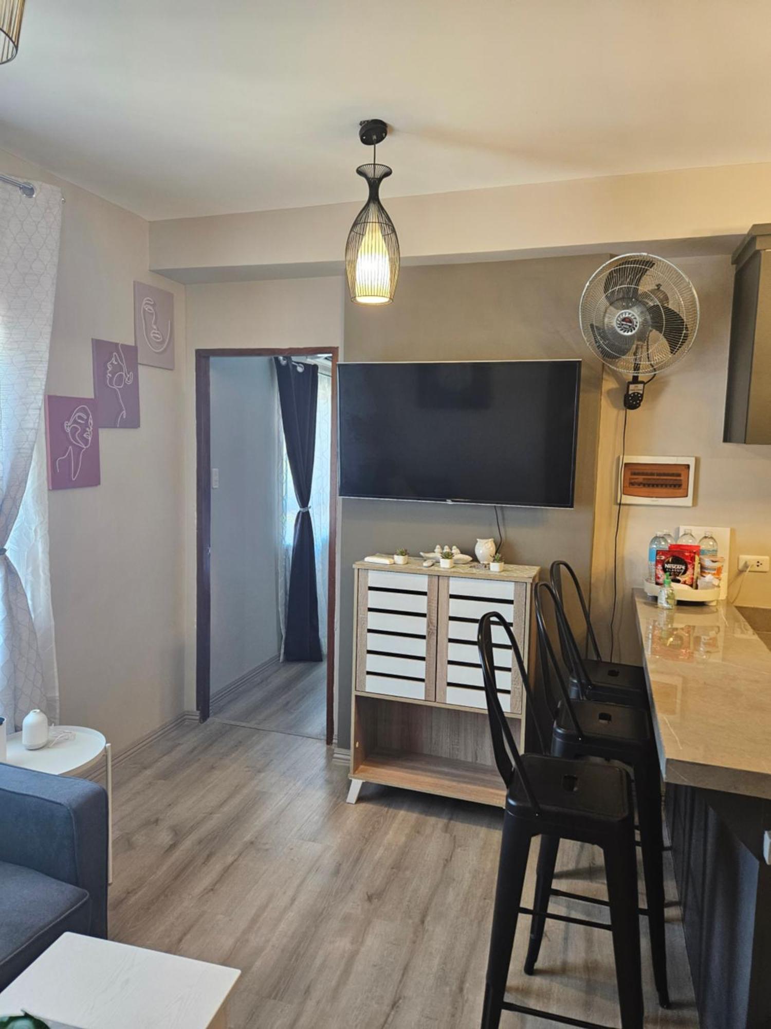 2-Bedroom Boutique City Condo - Newly Renovated! Cebu Esterno foto
